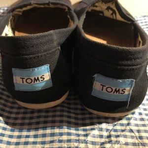 TOMS Women’s Canvas Classic in black